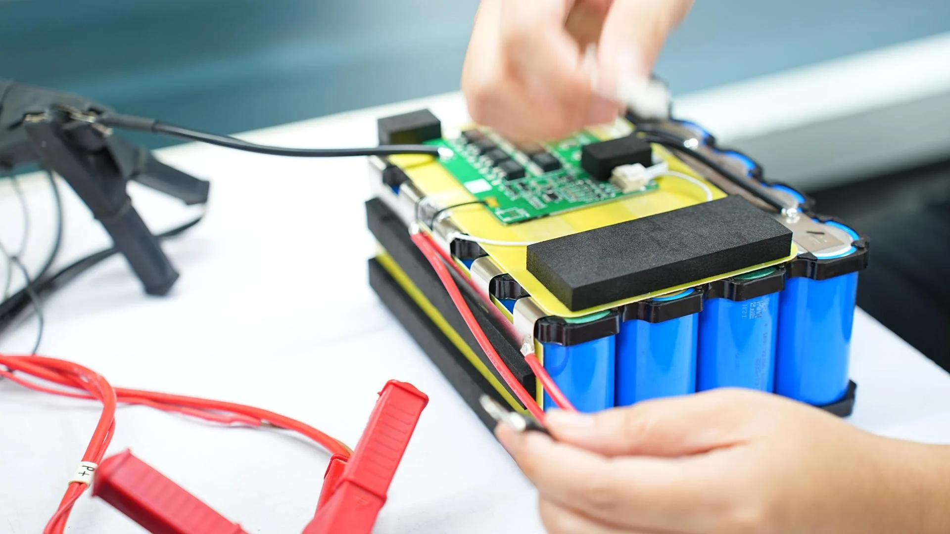 Li‑Po Battery Overheating: Warning Signs, Causes & Emergency Safety Steps